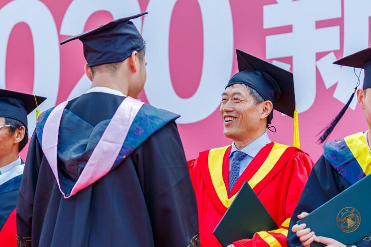 云南大学毕业证(云南大学毕业证样本图片)
